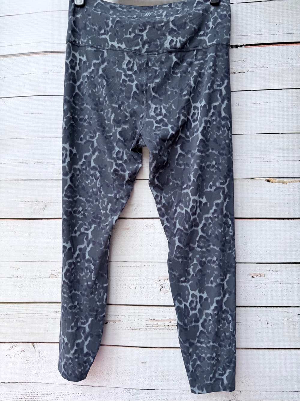 all in motion Allover Animal Print High Waisted Activewear Leggings - Large - Picture 4 of 4